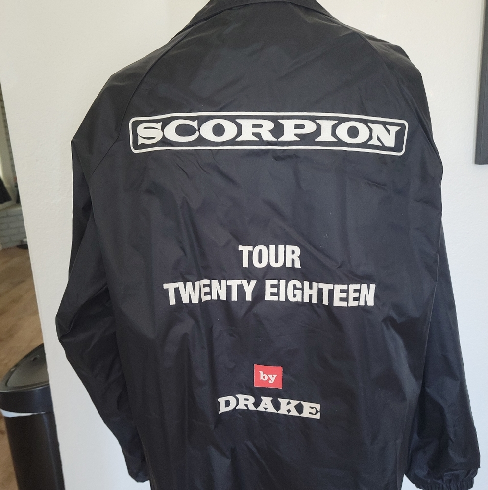 Drake Scorpian tour 2018 Nylon jacket size M
